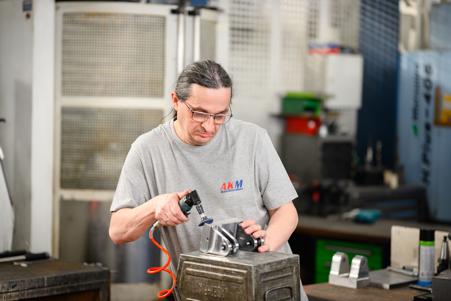 AKM Maschinenbau